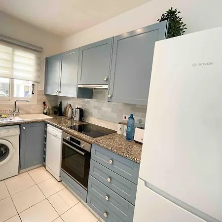 Large 2-bedroom Townhouse With Patio, 200mbps Wifi * 파포스