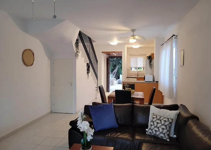 Large 2-bedroom Townhouse With Patio, 200mbps Wifi Apartmán Paphos